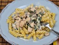 Pasta med kyckling, spenat och grädde